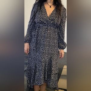 Long black dress with belt